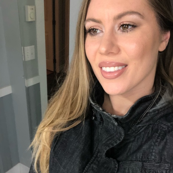 Meet your Posher, Katlyn - Picture 1 of 1